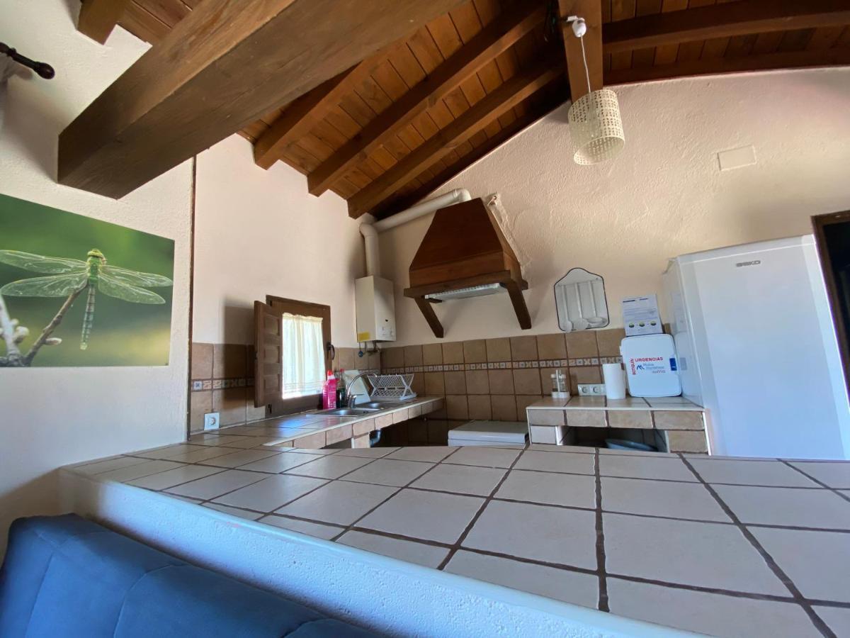 Eco-Lodge En La Reserva Privada Campanarios De Azaba - Proyecto De Conservacion Espeja Екстер'єр фото