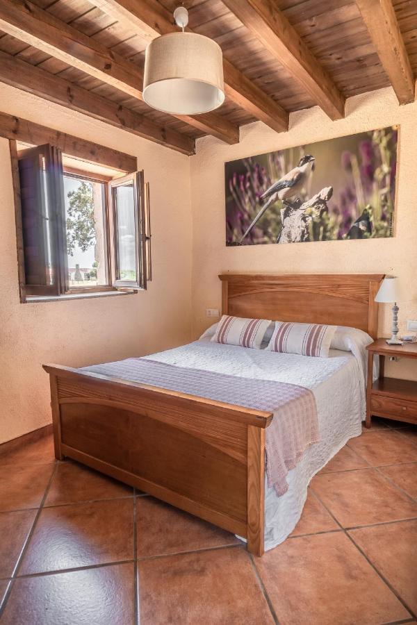 Eco-Lodge En La Reserva Privada Campanarios De Azaba - Proyecto De Conservacion Espeja Екстер'єр фото